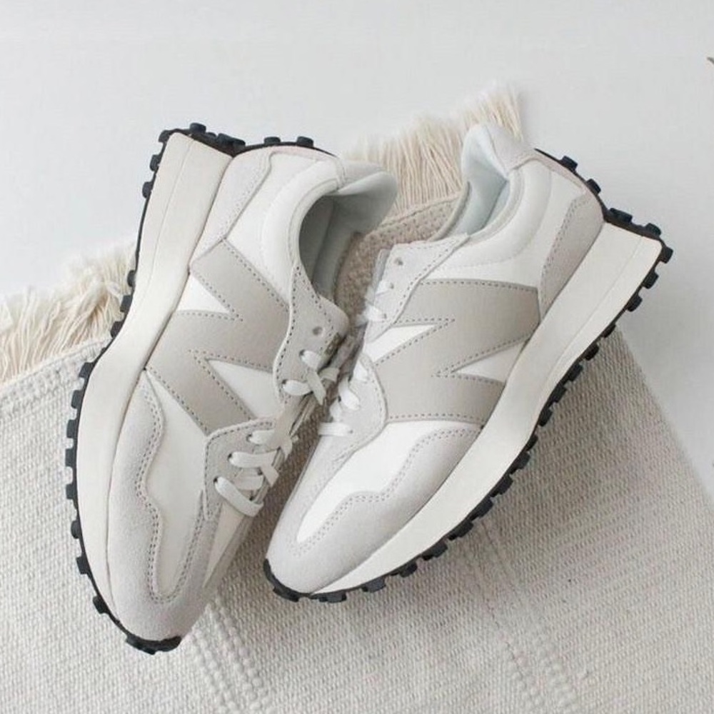 New Balance 327